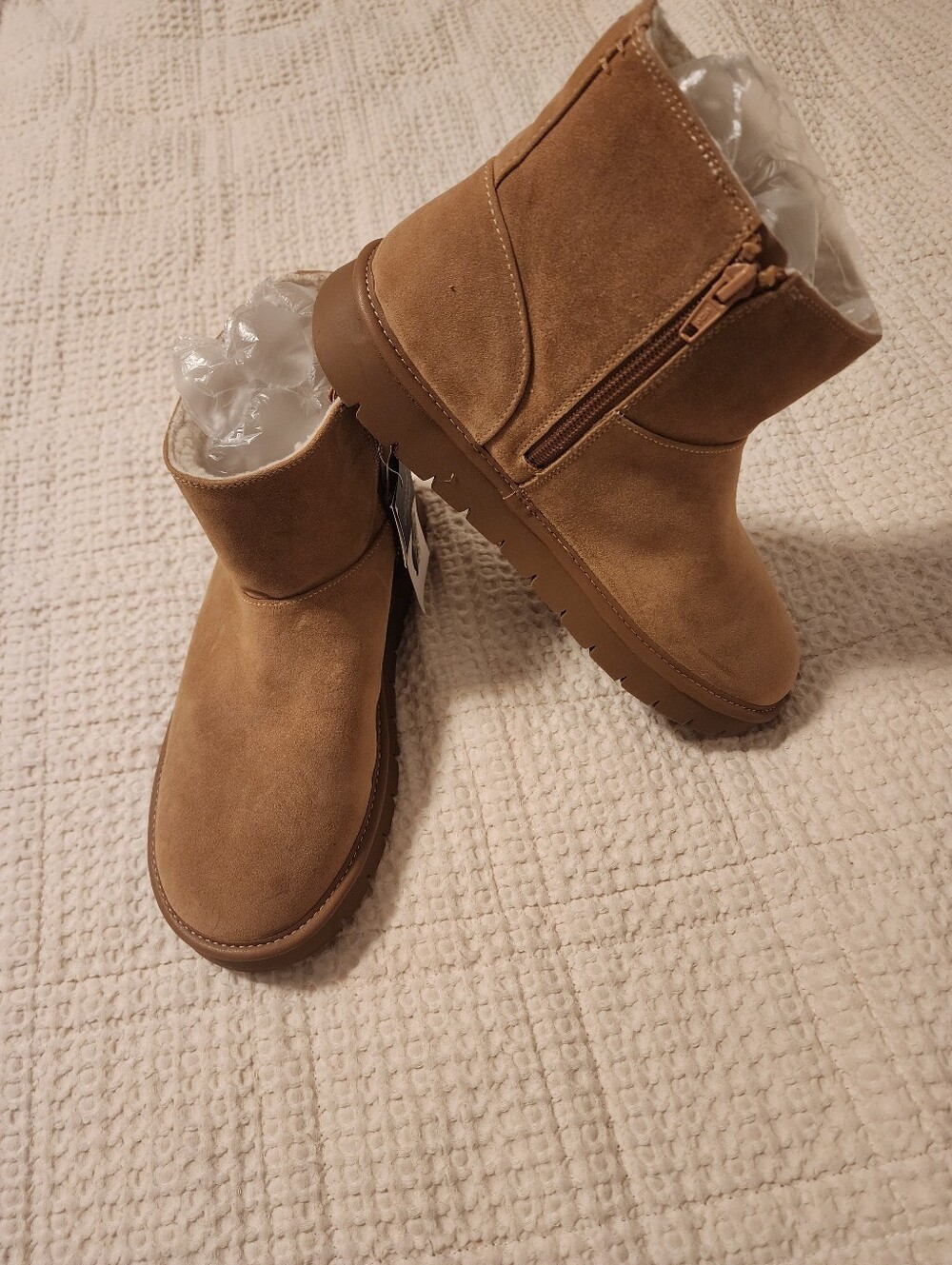 Women's Tan Faux Suede Zip Ankle Boots Shearling Lined Platform Sole Sz 9 NWT